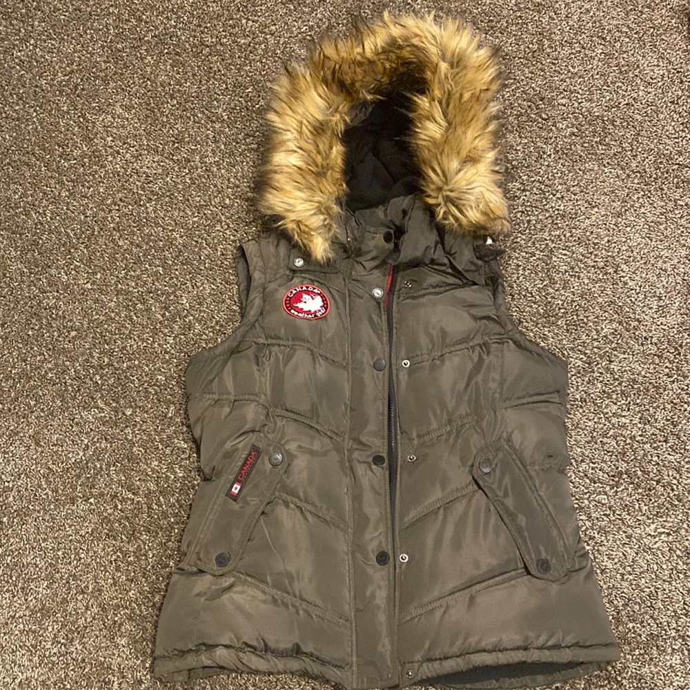 Hooded, lined puffer vest